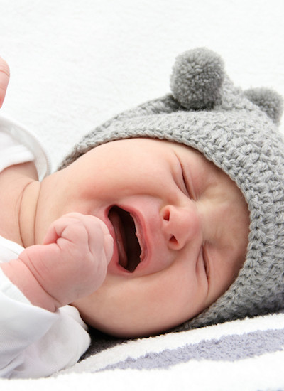 Kako se izboriti sa bebinim buđenjem tokom noći?