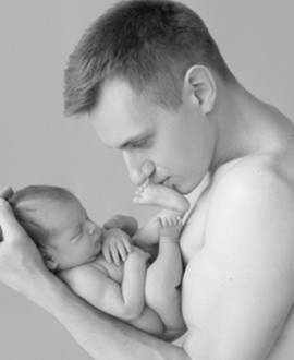 Kako pomoći novopečenim očevima da prevaziđu ljubomoru prema svojoj bebi?