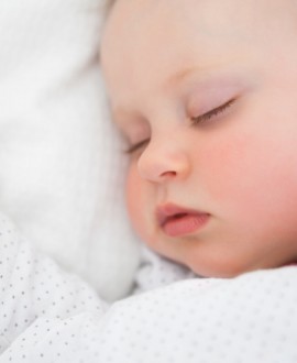 Spavanje bebe po mesecima - kako se menja dinamika spavanja?