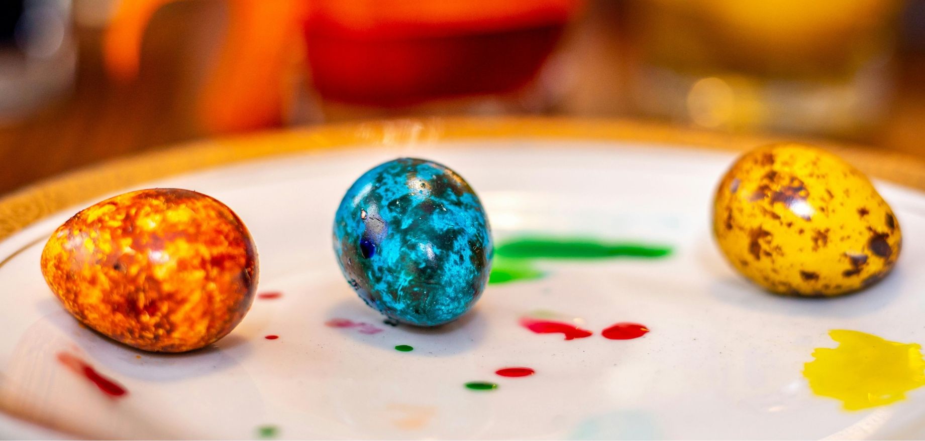 uskrsnja jaja - takpanje sundjerom.jpg